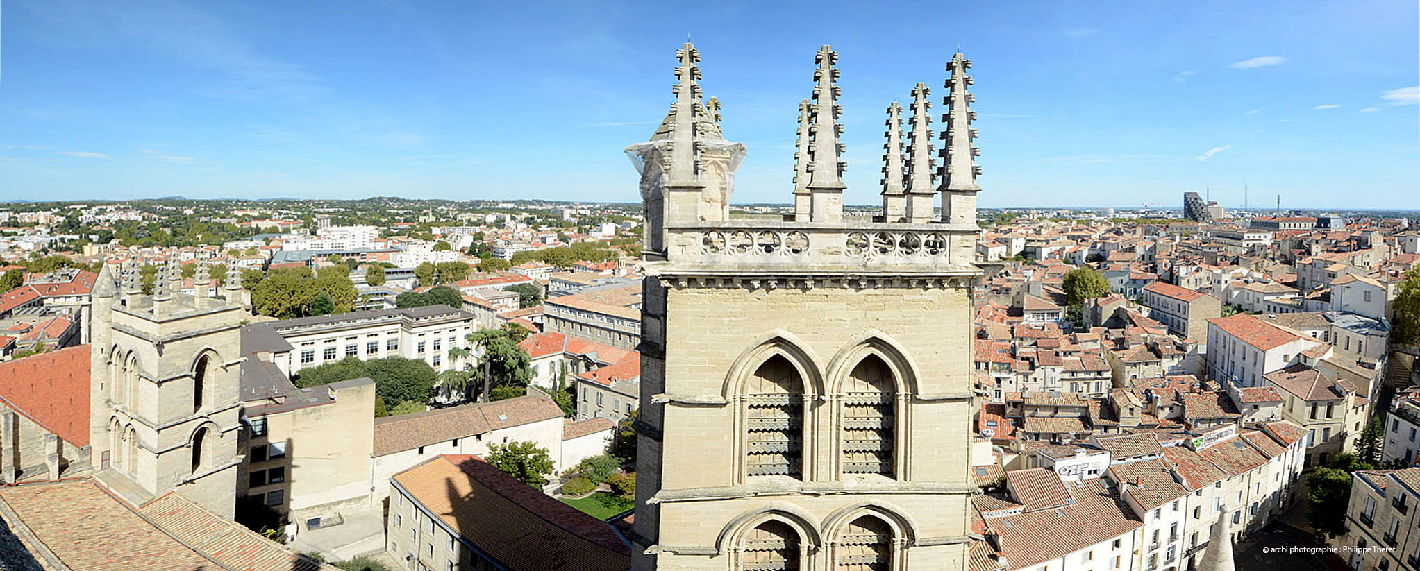 pano  montpellier vue des tours cathédrale st pierre